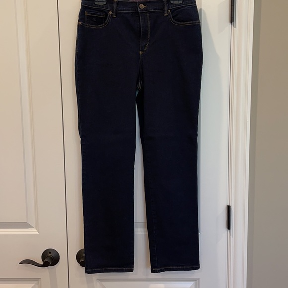 Gloria Vanderbilt stretchy “Amanda” jeans size 10 - Picture 4 of 10